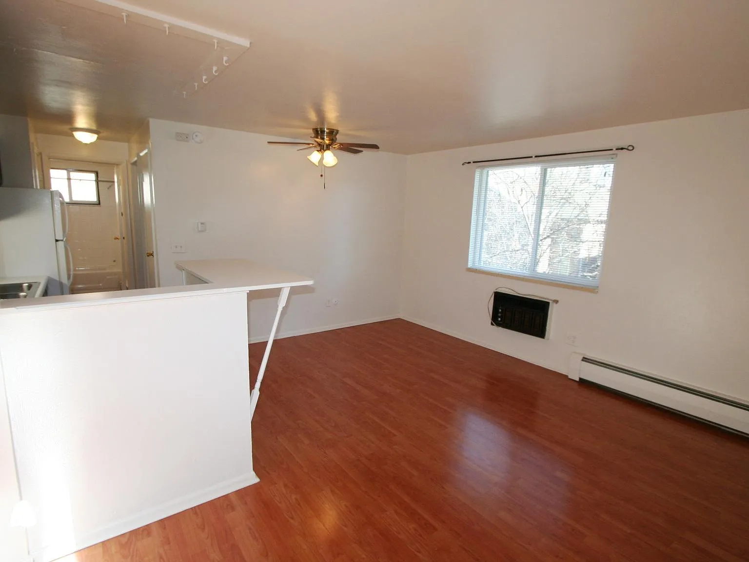 1 bed, 450 sqft, $1,195 — Photo 2