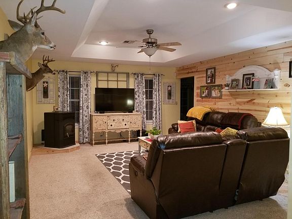 5th image of 1004 Whitebird St
