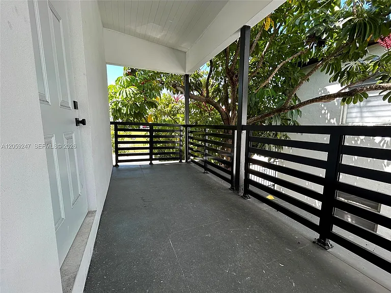 638 SW 21st Ave #4 — Photo 16