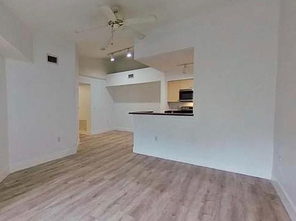 5th image of 2544 Centergate Dr APT 108