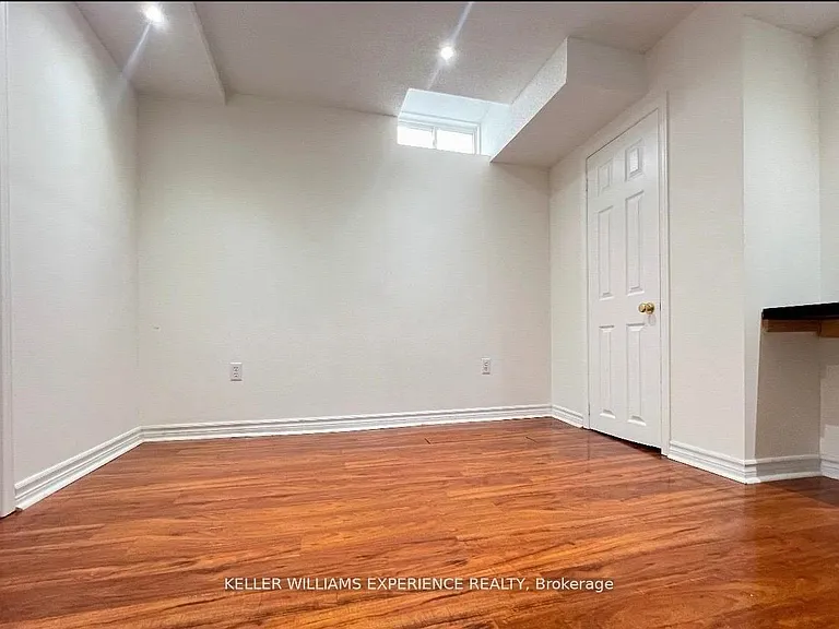 44 Alpine Cres #BASEMENT — Photo 7