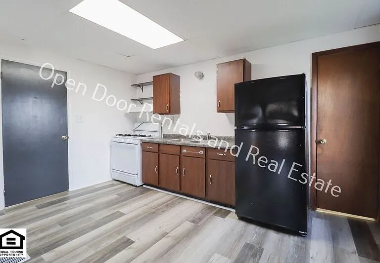 255 S Wayne St #202 — Photo 3