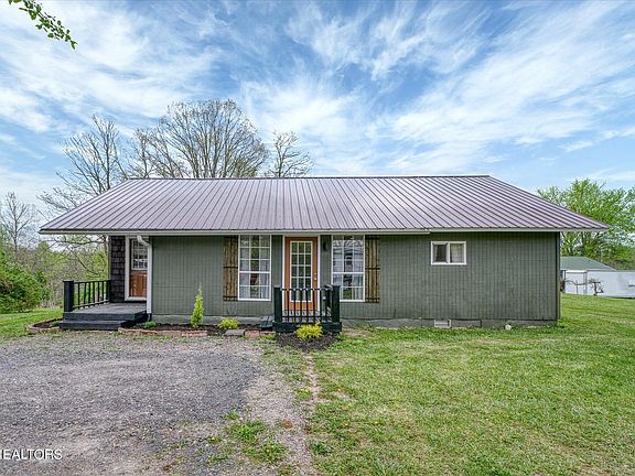3rd image of 428 Patton Heights Cir