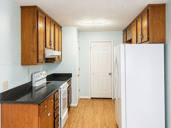 5th image of 273 Jones Rd