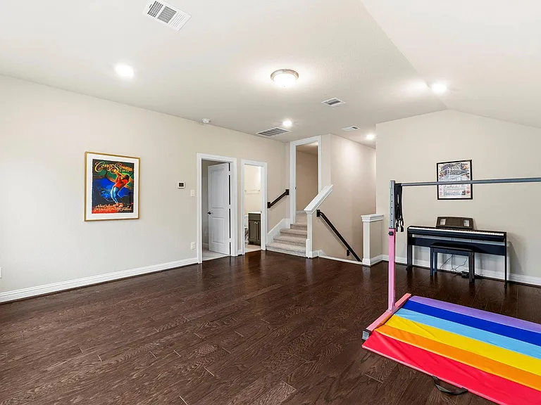 21723 Albertine Dr — Photo 28