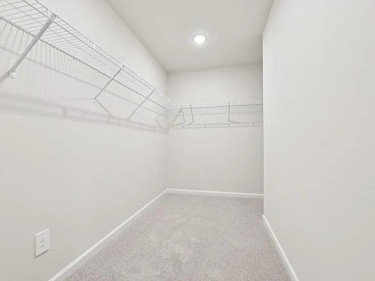 1041 Saint Lawrence Dr — Photo 23