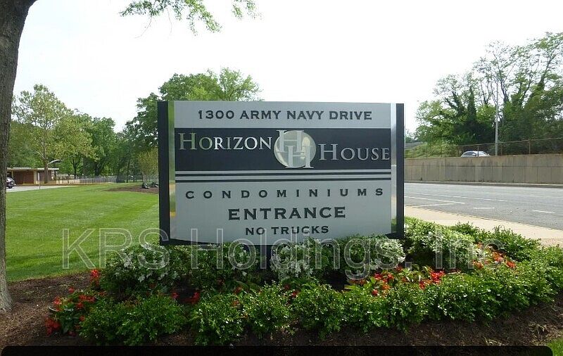 1st image of 1300 Army Navy Dr APT 506