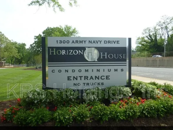 1300 Army Navy Dr, Arlington, VA