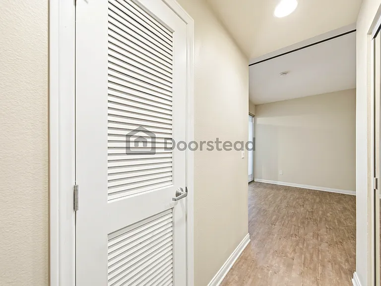 450 J St #5101 — Photo 27