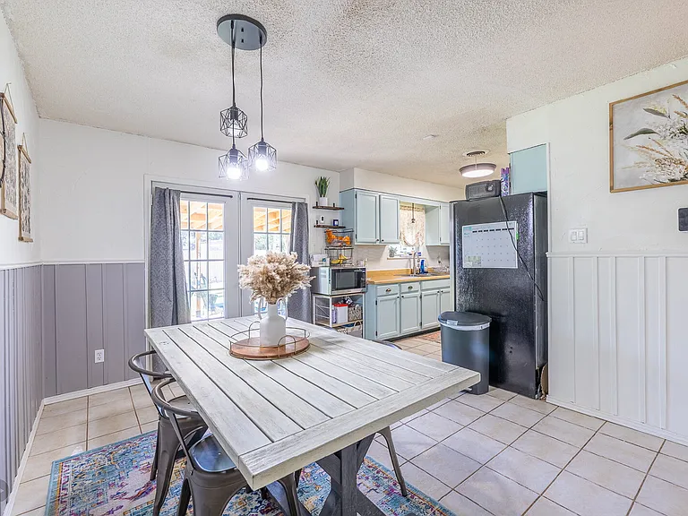 3413 Belmont Ave — Photo 16