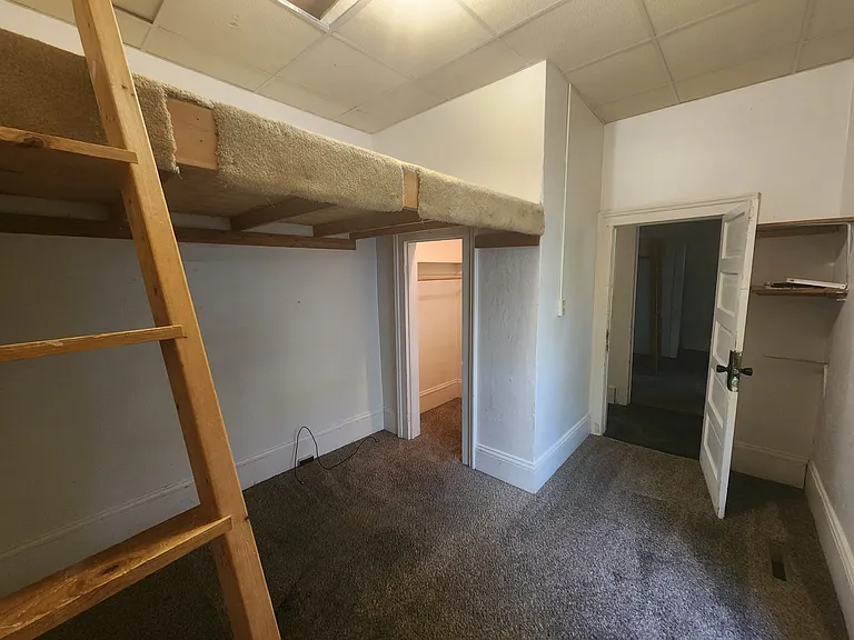 223 Broadway St — Photo 21