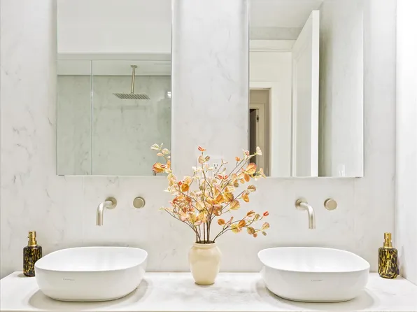 1025 Pacific Street image 9 of 14