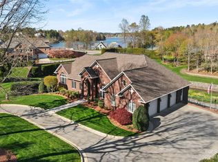 6740 Waterfront Dr, Hickory, NC 28601