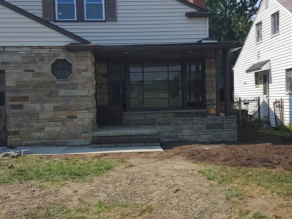 2nd image of 2420 S Green Rd