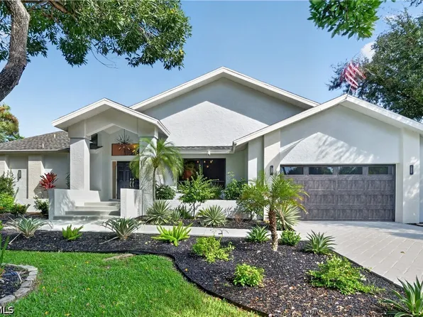 15960 Muirfield Ct, Fort Myers, FL 33908