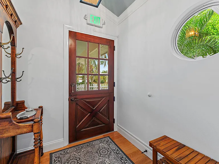 460 Sunrise Way — Photo 6