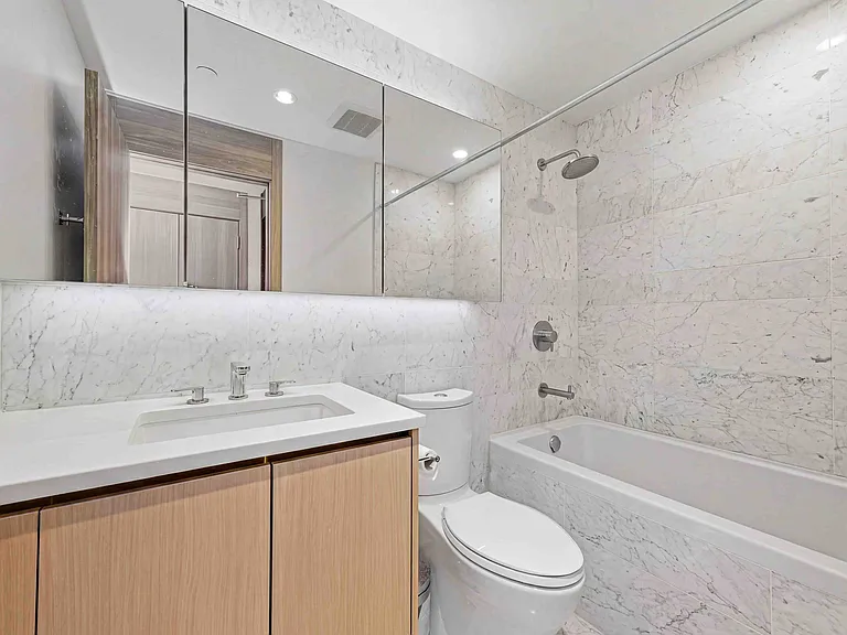 4720 Lougheed Hwy #1308 — Photo 12