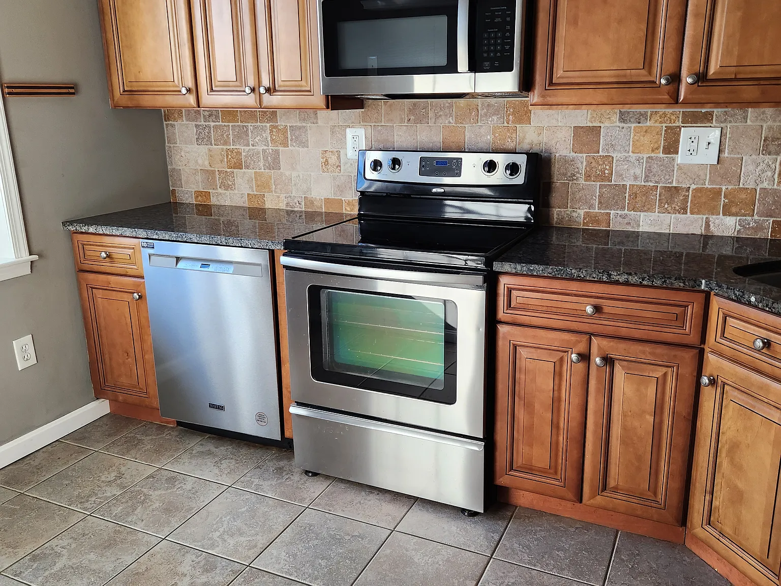 1 bed, 627 sqft, $2,100 — Photo 4