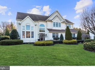 2 Autumn Dr, Moorestown, NJ 08057