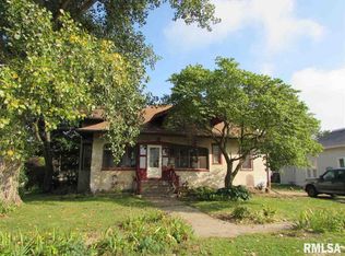 100 E Magnolia St, Washburn, IL