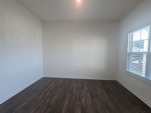 3rd image of 2904 Bogart Ln