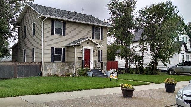 1st image of 607 3rd Ave N