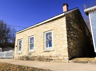 120 W Main St, Grafton, IL 62037