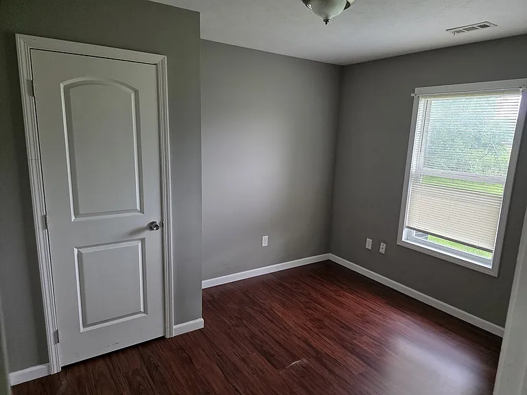 514 W Gent St #A — Photo 10