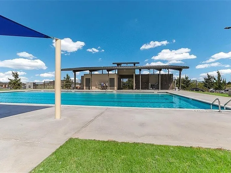 290 Silver Glen Dr — Photo 31