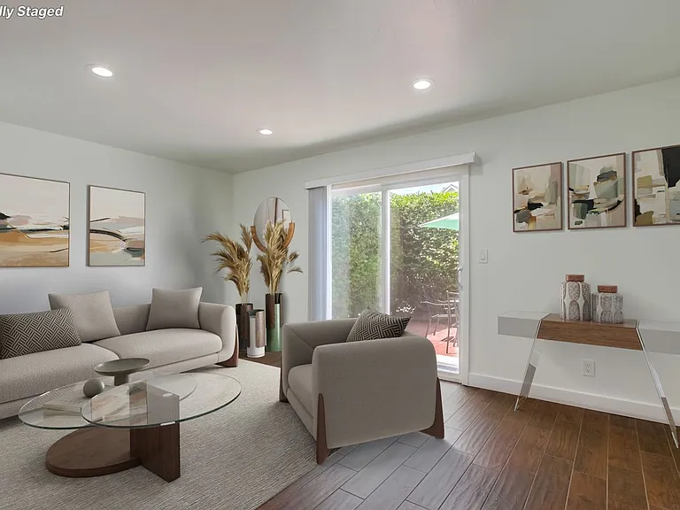 Two bedroom 1.5 bathroom beautifully upgraded with in unit laundry at the beach. Open House July 12 — Photo 14