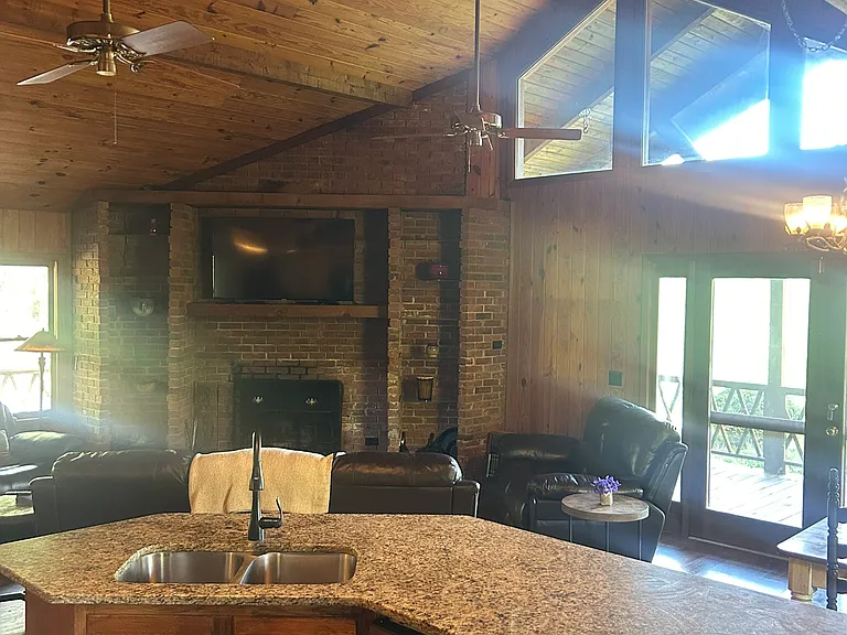 240 Rose Ln — Photo 21
