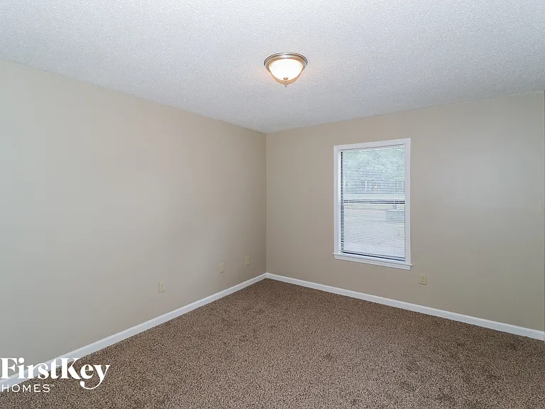 8418 Chippingham Dr — Photo 13