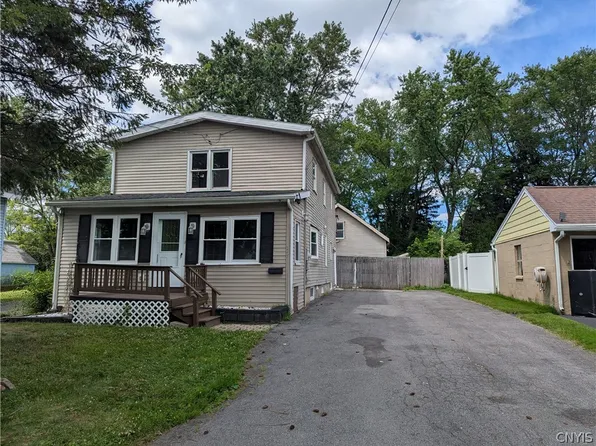 428 Garden City Dr, Syracuse, NY 13211