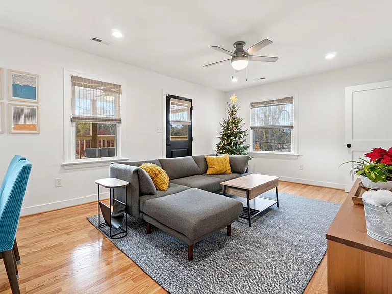 3823 Hawthorne Ave #2 — Photo 4