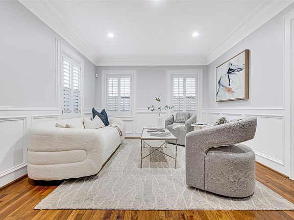 5th image of 317 Avenue Of Oaks St