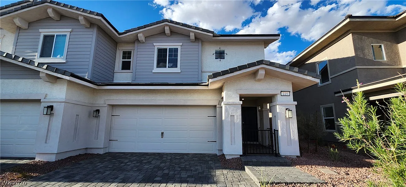 4 bed, 2.5 bath, 1431 sqft, $2,000 — Photo 1