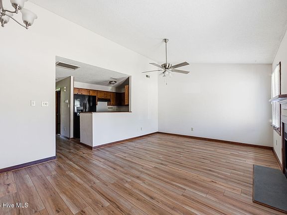 4th image of 23a Masters Court Drive