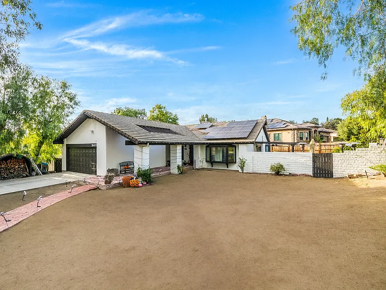 28403 Waring Pl — Photo 4