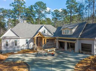 1030 Parrotts Cove Rd, Greensboro, GA 30642