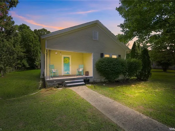 605 Meadow St, Gibsonville, NC 27249