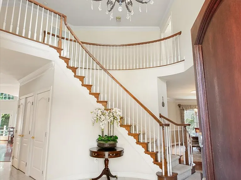 10243 Brittenford Dr — Photo 9