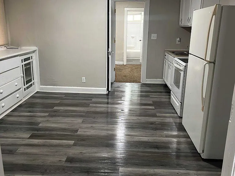 608 N Dearborn St — Photo 3