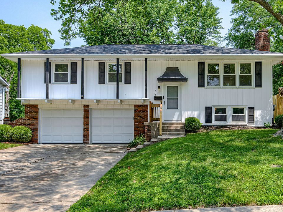 Front of home directly from the street, featuring double car garage, parking for 4 vehicles in the drive