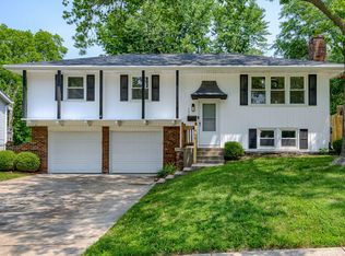 508 SW Stratford Rd, Lees Summit, MO 64081