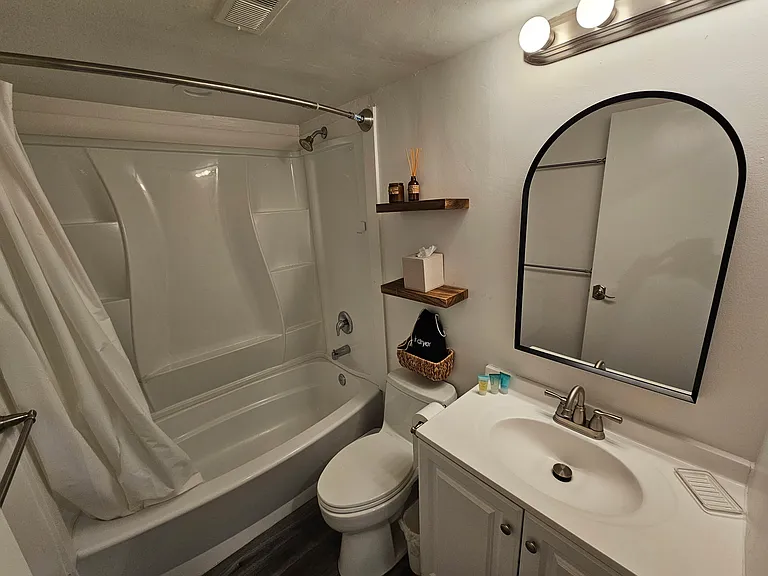 2000 Prospector Ave #203 — Photo 9