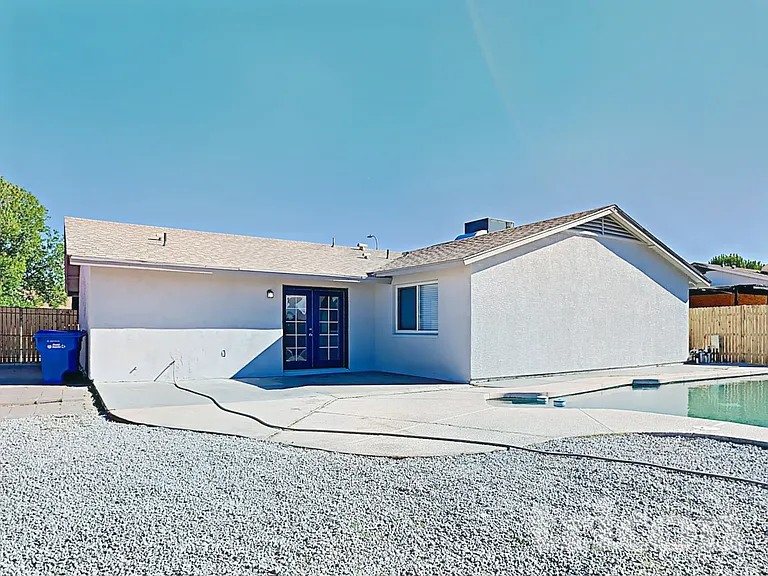 7805 W Cora Ln — Photo 14