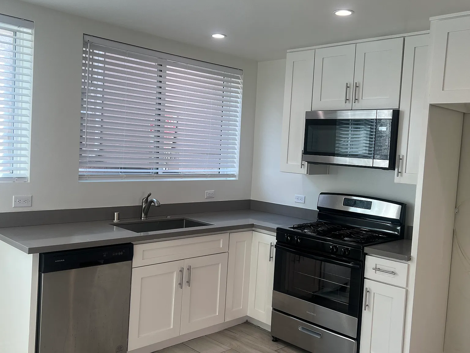 14762 Vanowen St — Photo 3