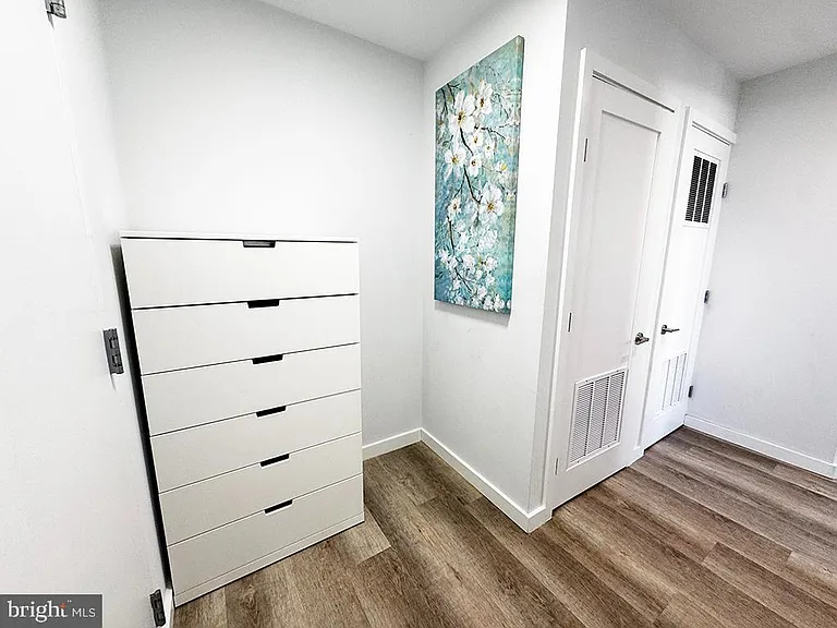 700 Roeder Rd #103 — Photo 8