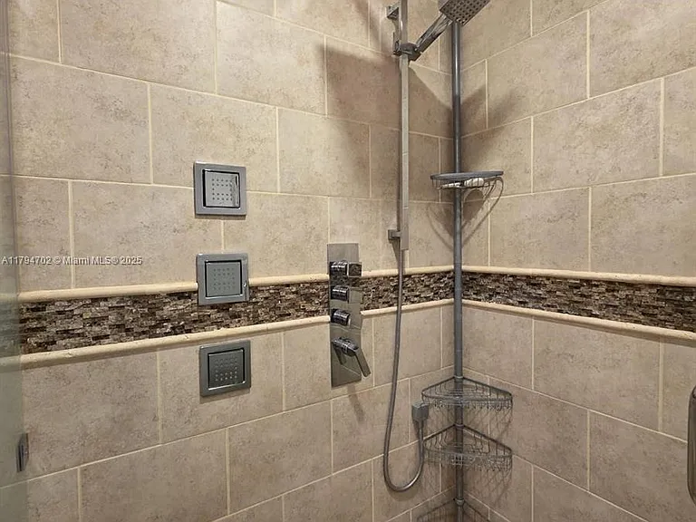 9225 Collins Ave #1409 — Photo 26
