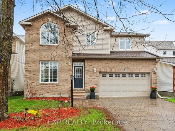 5 Sundew Ct W, Ottawa, ON K2S 1Z5